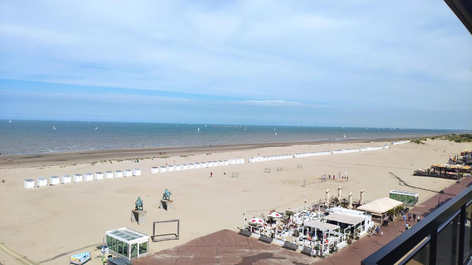 Zeezicht Vanop Het 6 De Verdiep Oostduinkerke Buitenkant foto